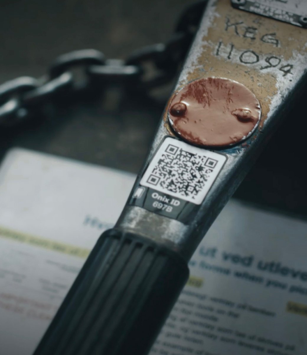 et verktøy merket med en årets farge for løfteutstyr